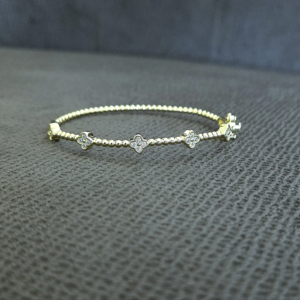 Gold💛 Hinged Cubic Zirconia💎 Flower🌸 Bracelet - NWT - Picture 1 of 16